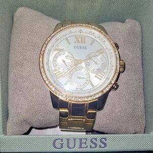 GUESS WOMEN'S WATCH